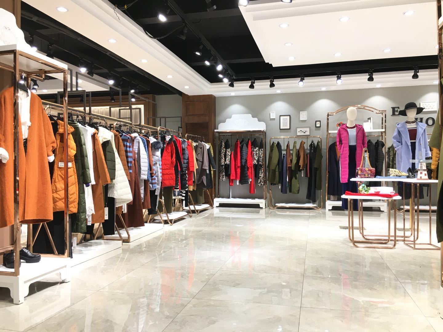 品牌折扣女裝擴(kuò)張陷阱 為何多開(kāi)一家店，業(yè)績(jī)反降？